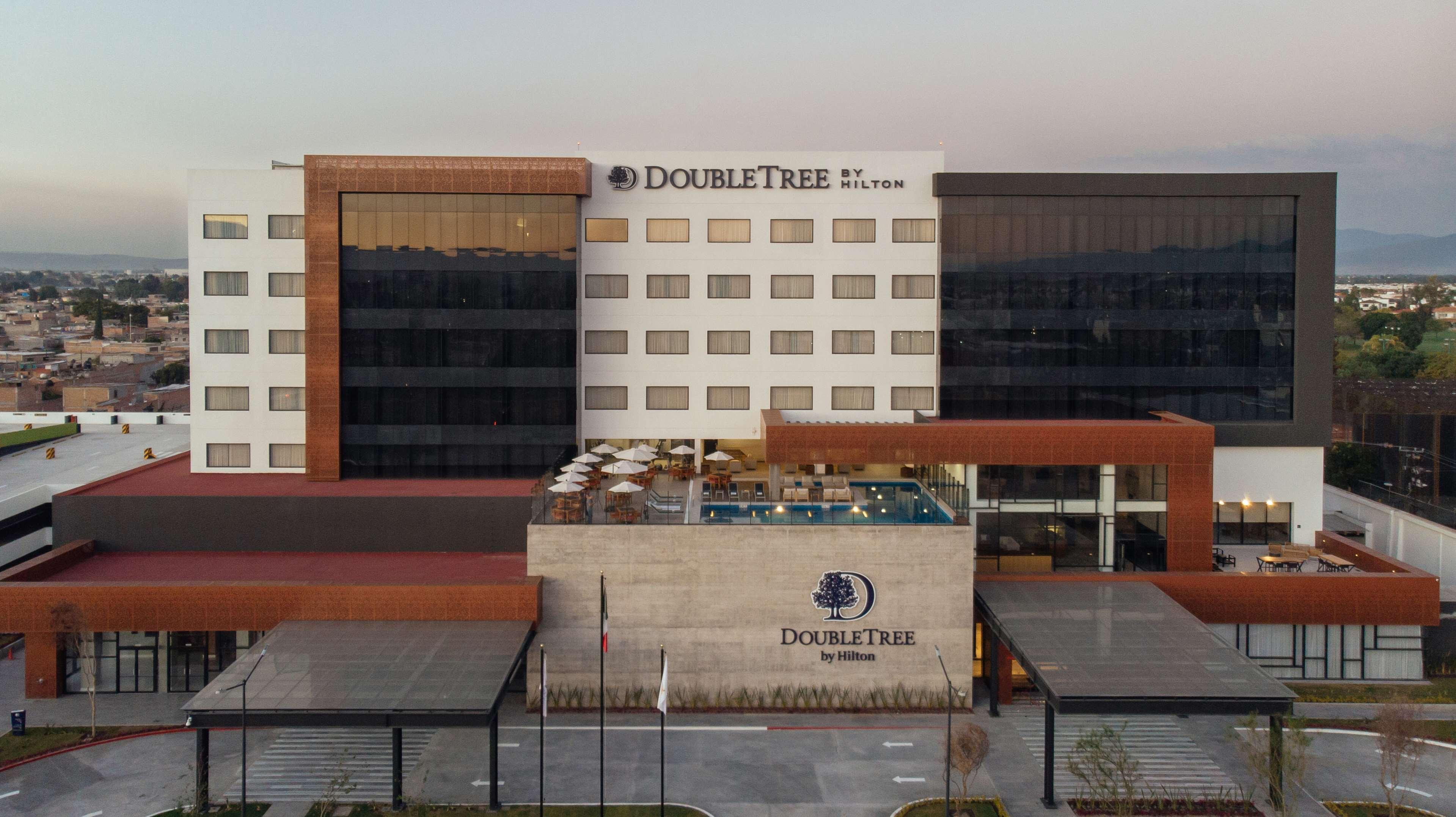 Doubletree By Hilton Celaya Celaya  Buitenkant foto