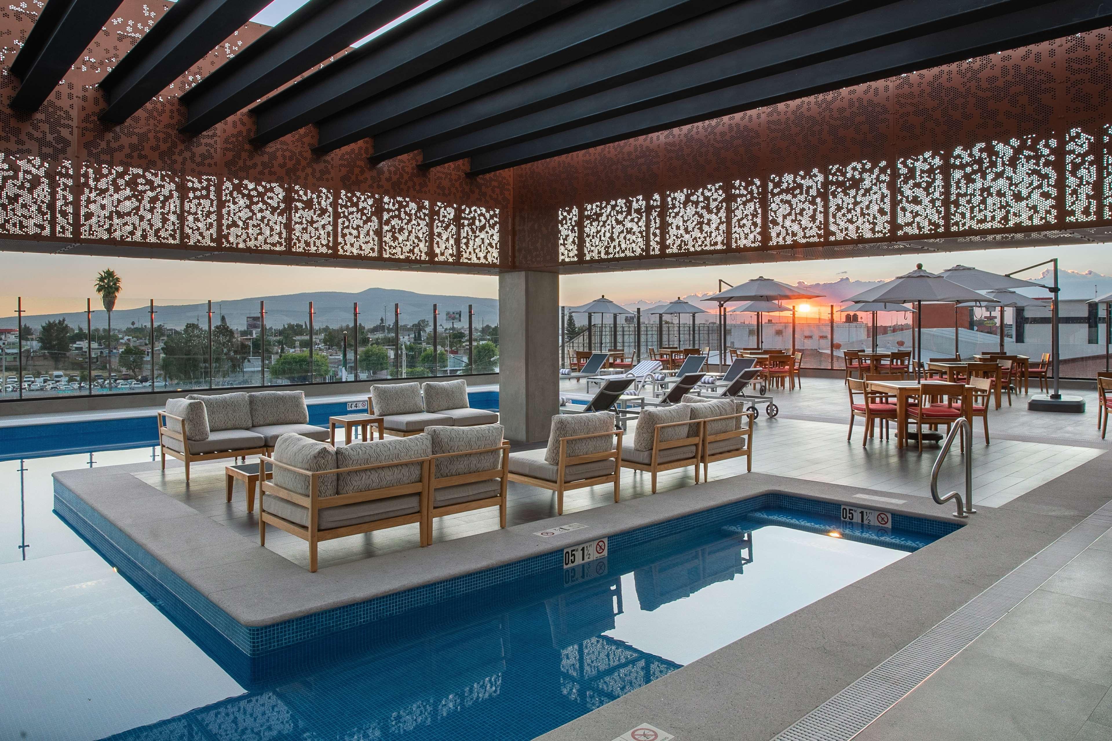 Doubletree By Hilton Celaya Celaya  Buitenkant foto