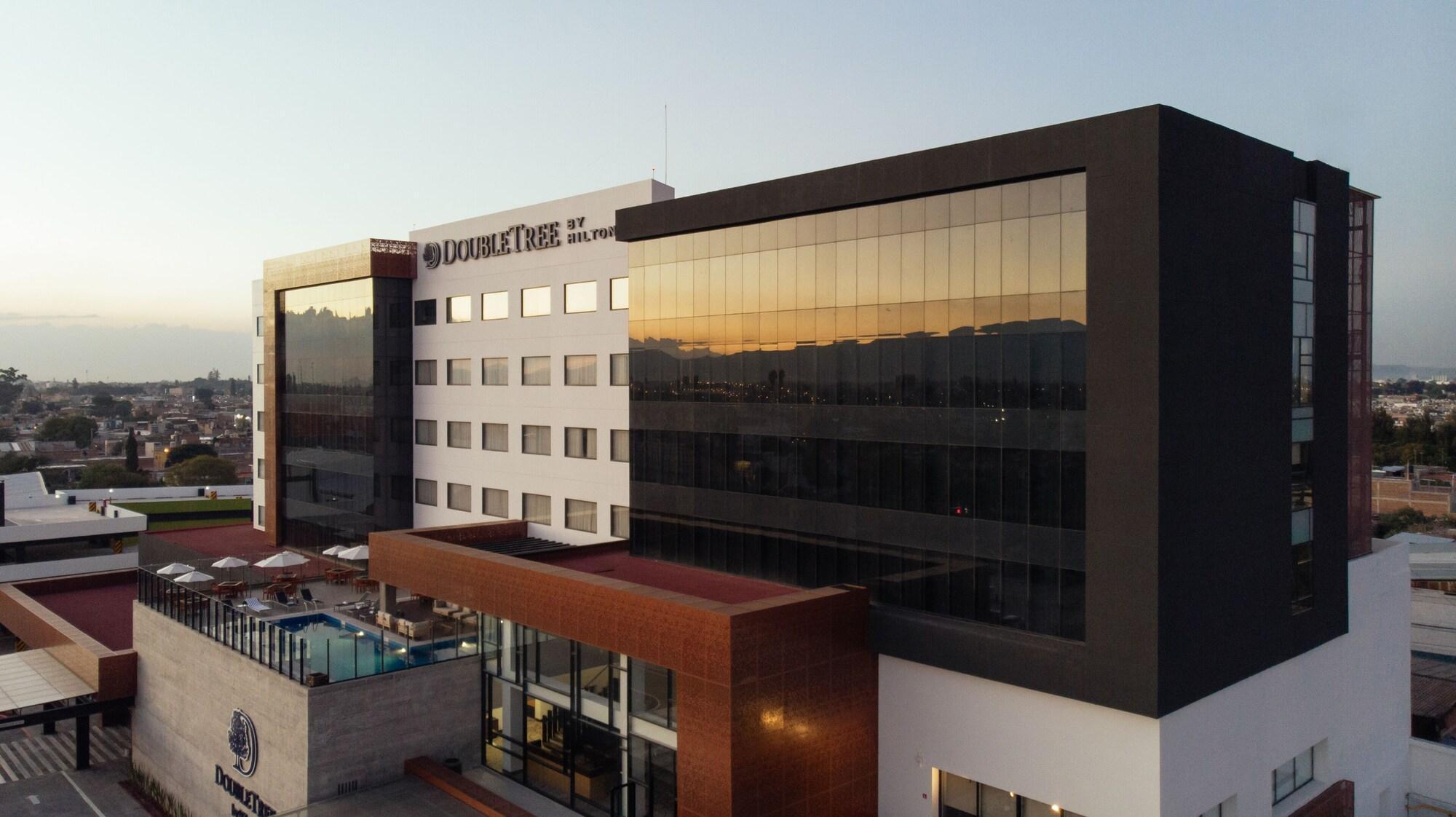 Doubletree By Hilton Celaya Celaya  Buitenkant foto