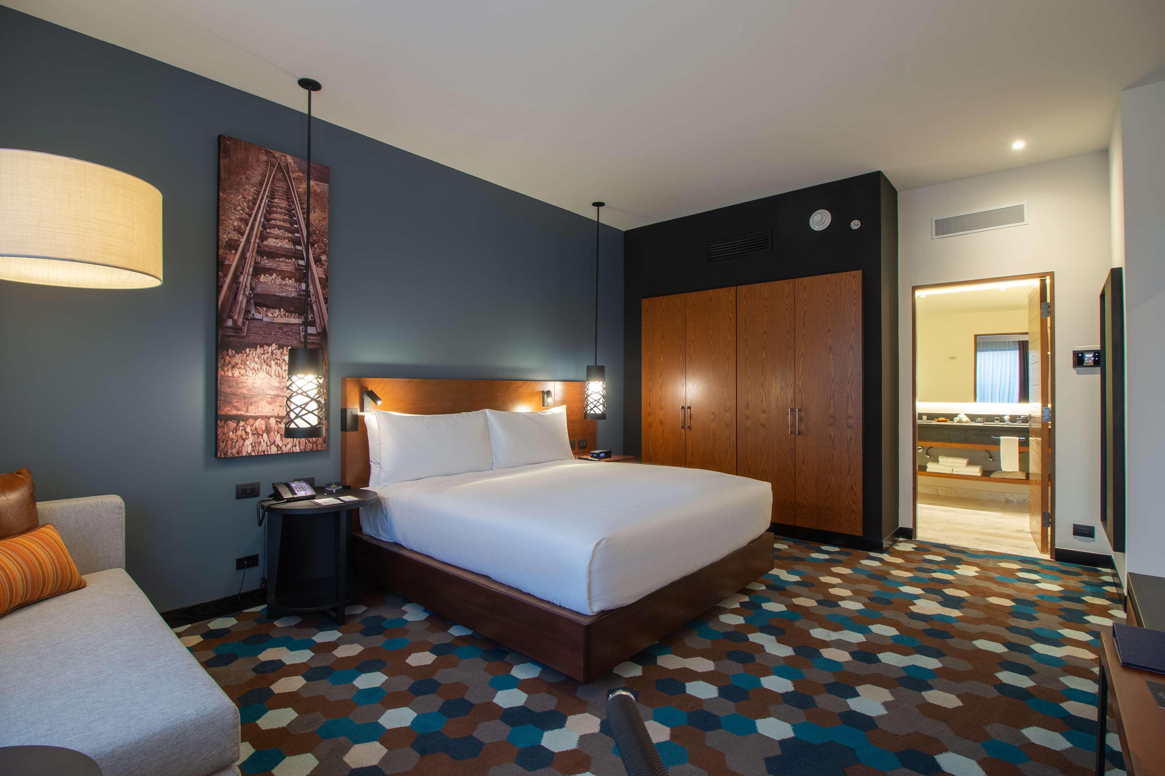 Doubletree By Hilton Celaya Celaya  Buitenkant foto