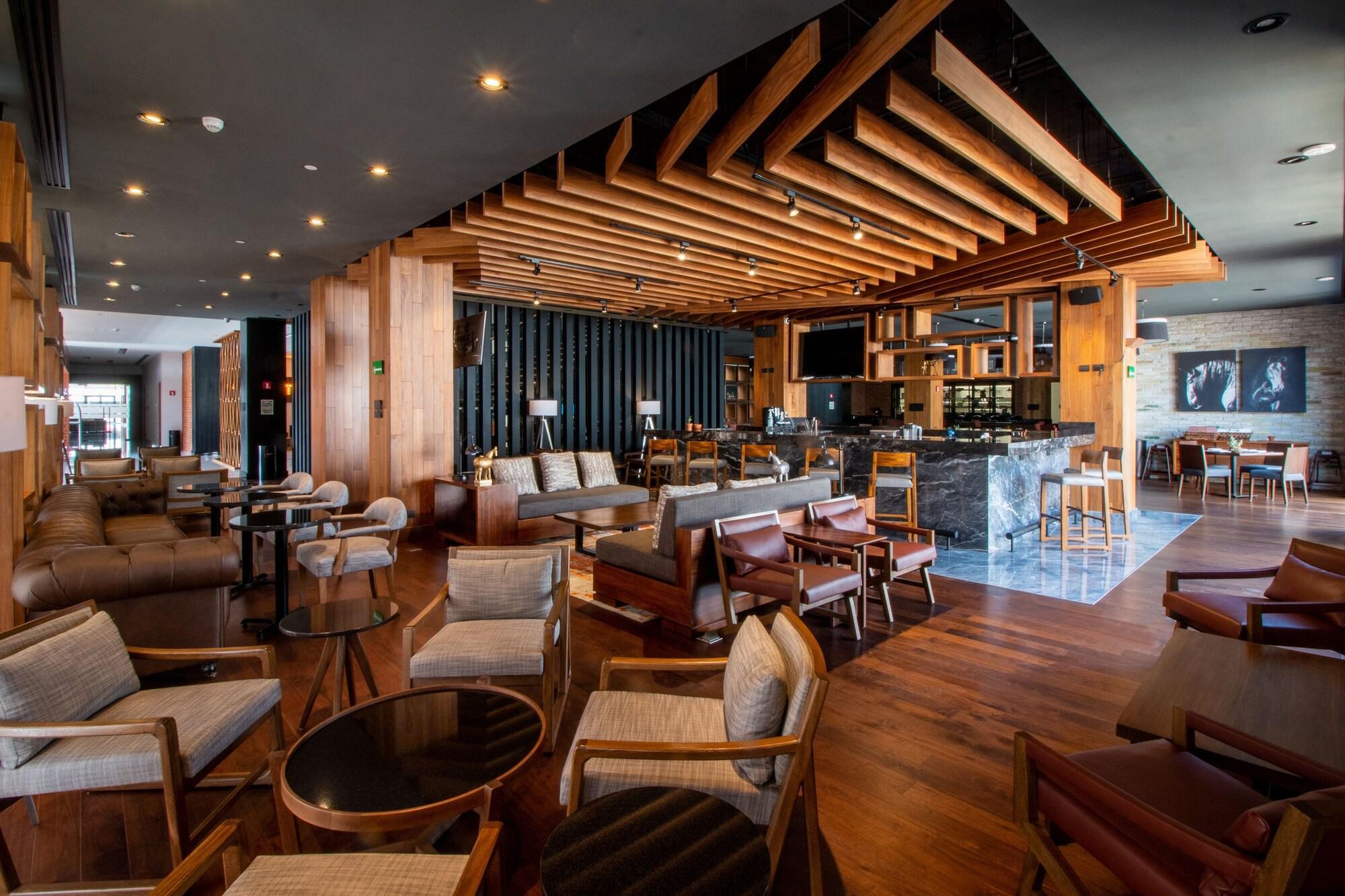 Doubletree By Hilton Celaya Celaya  Buitenkant foto
