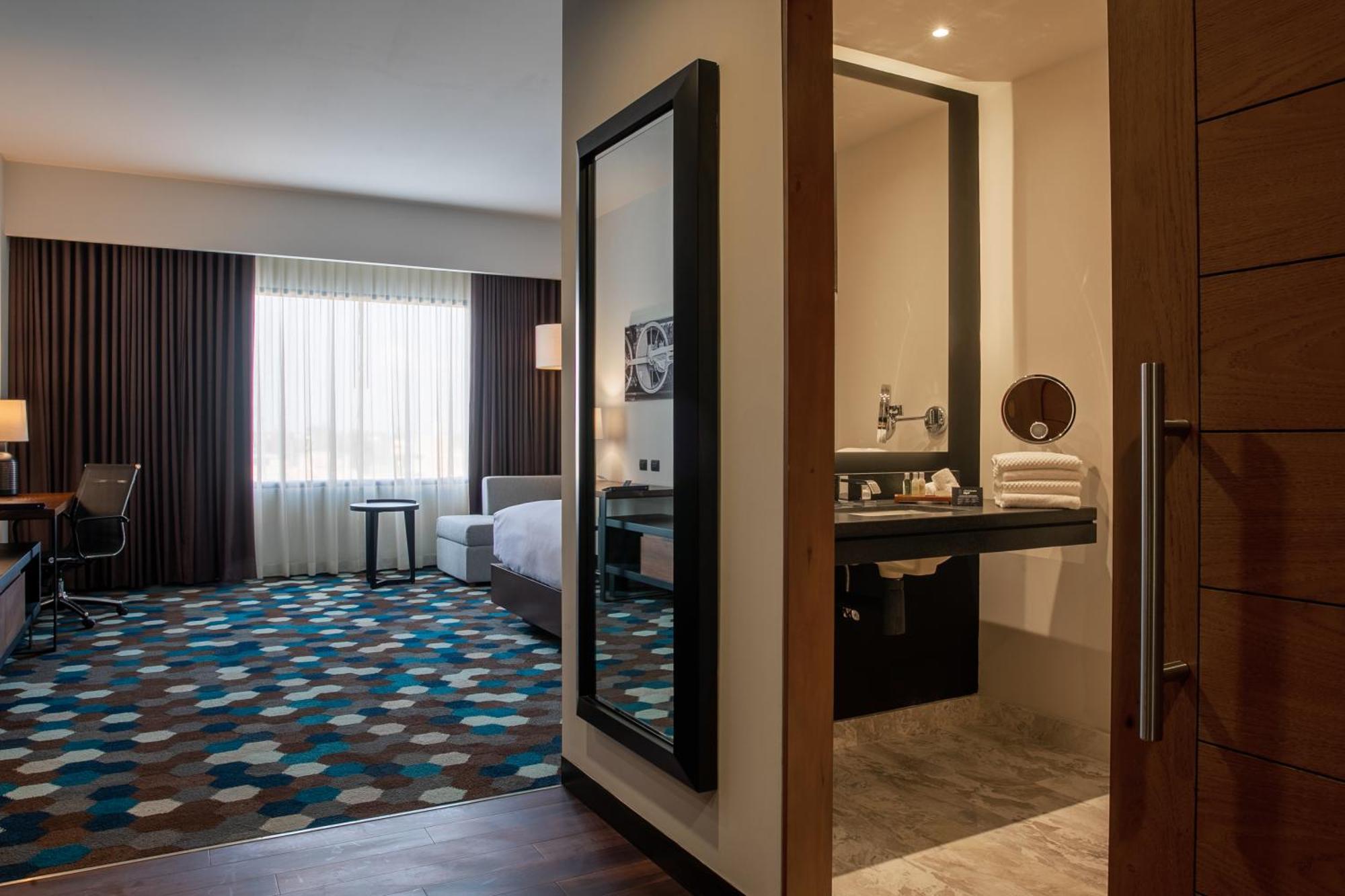 Doubletree By Hilton Celaya Celaya  Buitenkant foto