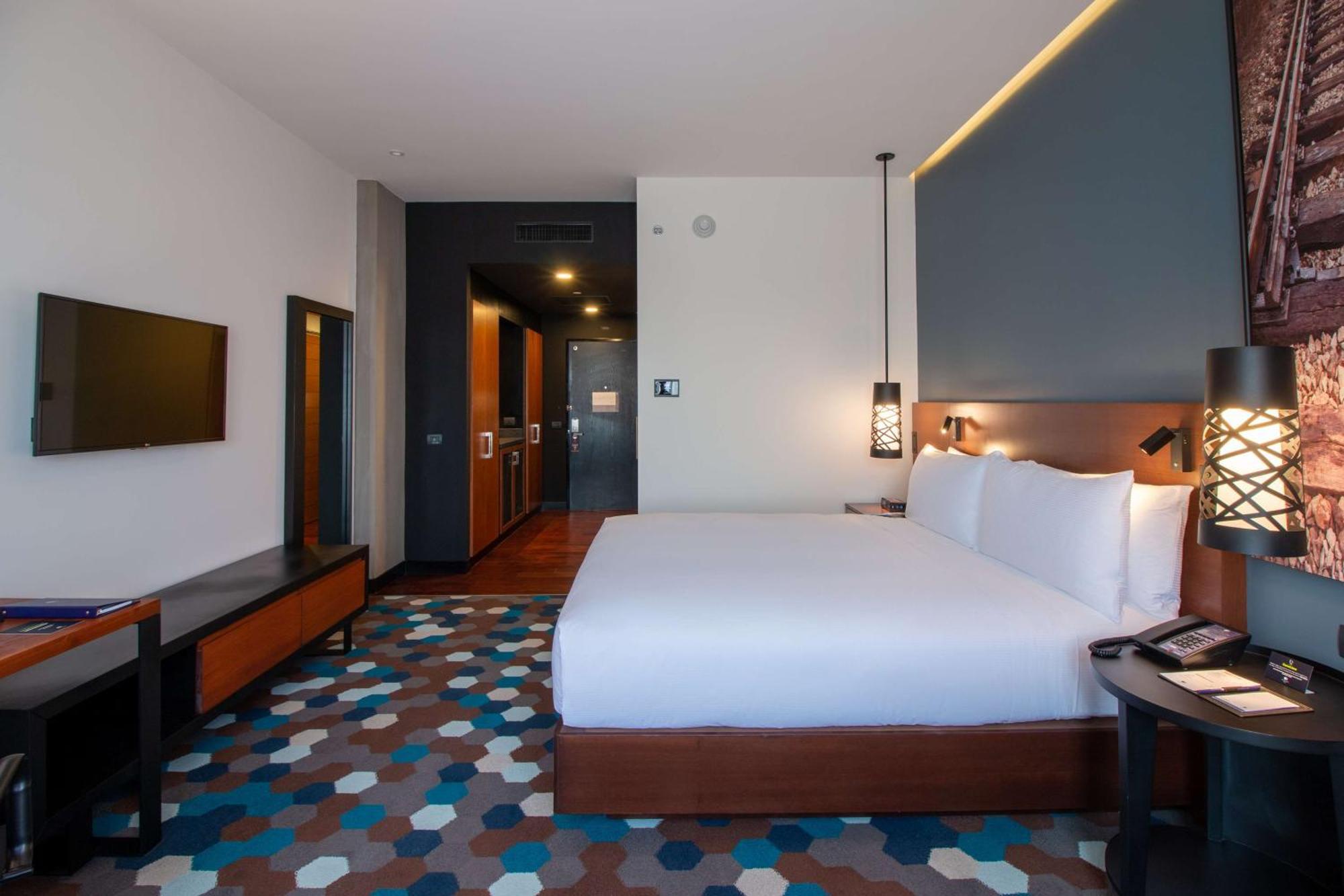 Doubletree By Hilton Celaya Celaya  Buitenkant foto