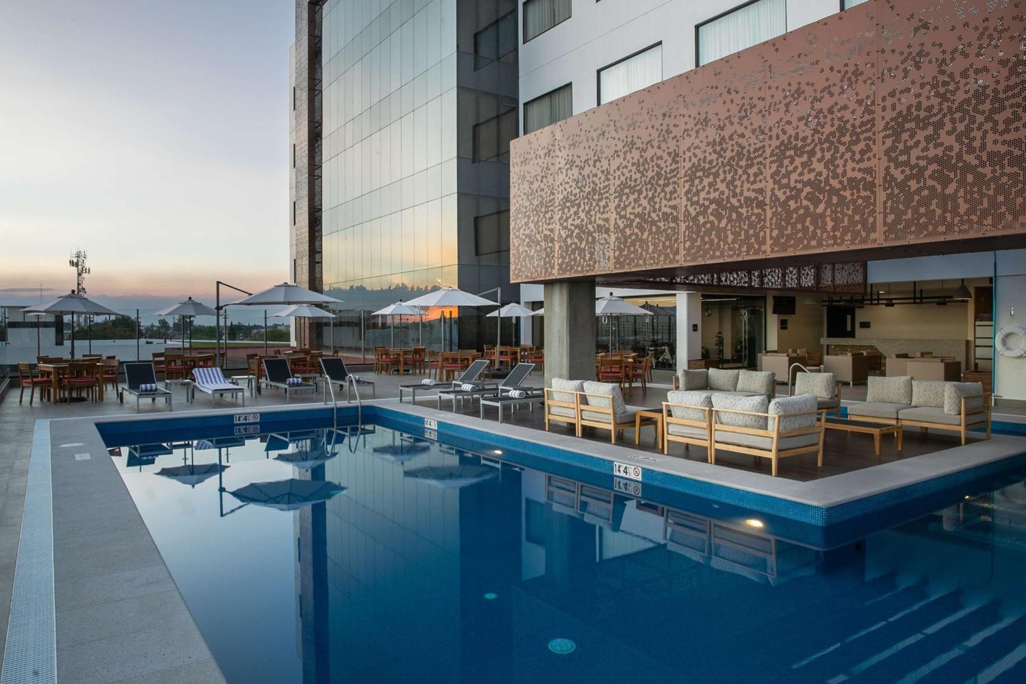 Doubletree By Hilton Celaya Celaya  Buitenkant foto