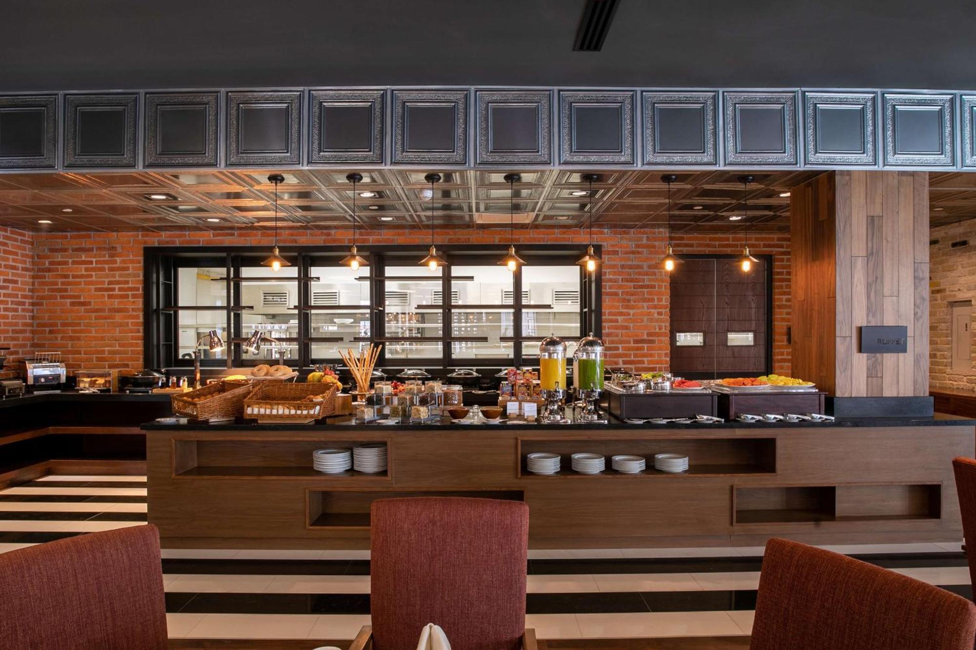 Doubletree By Hilton Celaya Celaya  Buitenkant foto